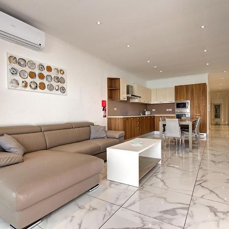 Malta'S Beachfront Apartment In 멜리에하 외부 사진