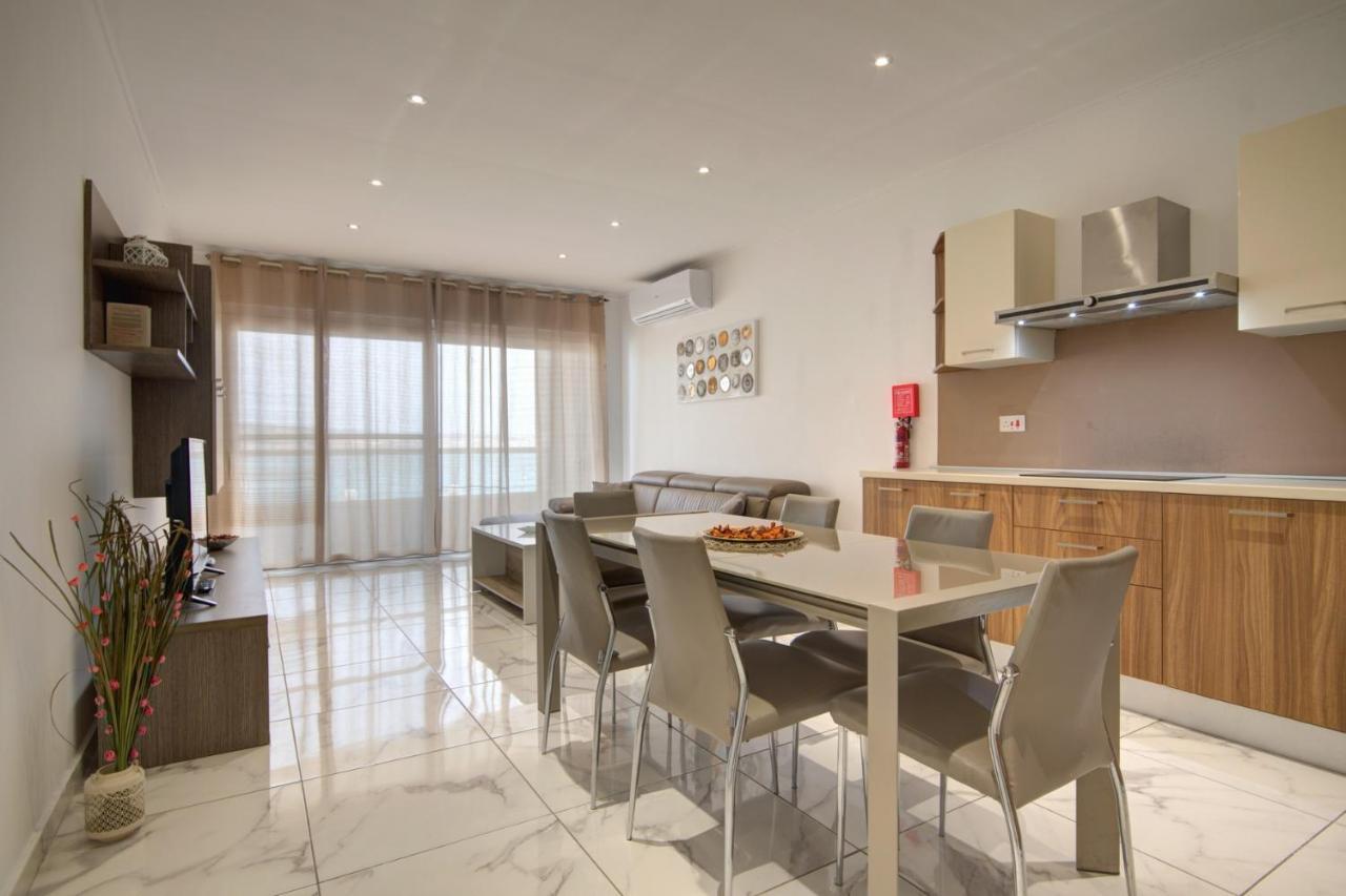 Malta'S Beachfront Apartment In 멜리에하 외부 사진