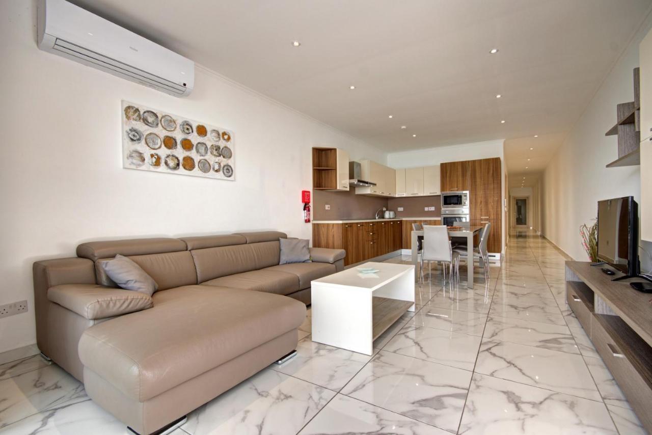 Malta'S Beachfront Apartment In 멜리에하 외부 사진