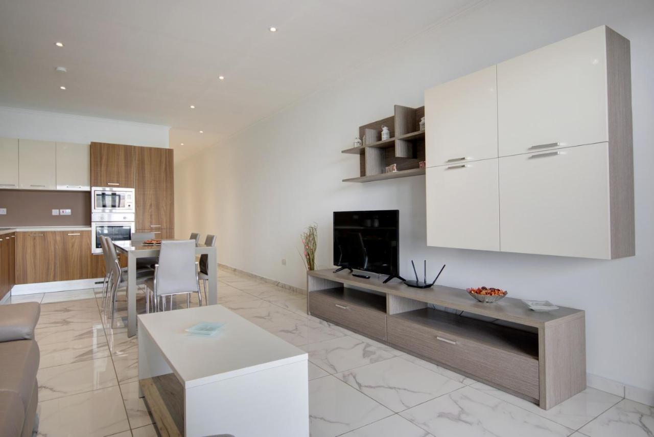 Malta'S Beachfront Apartment In 멜리에하 외부 사진