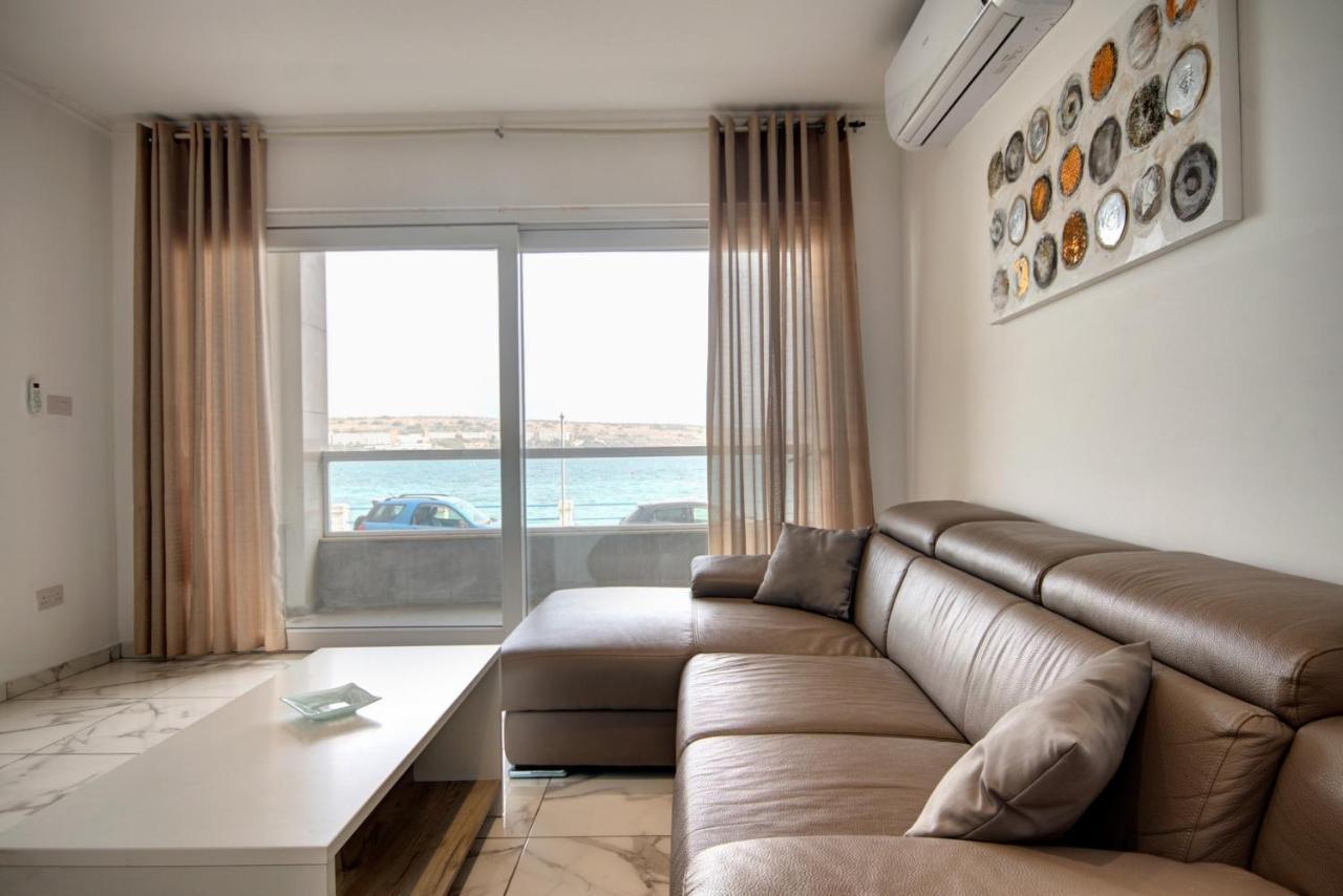 Malta'S Beachfront Apartment In 멜리에하 외부 사진